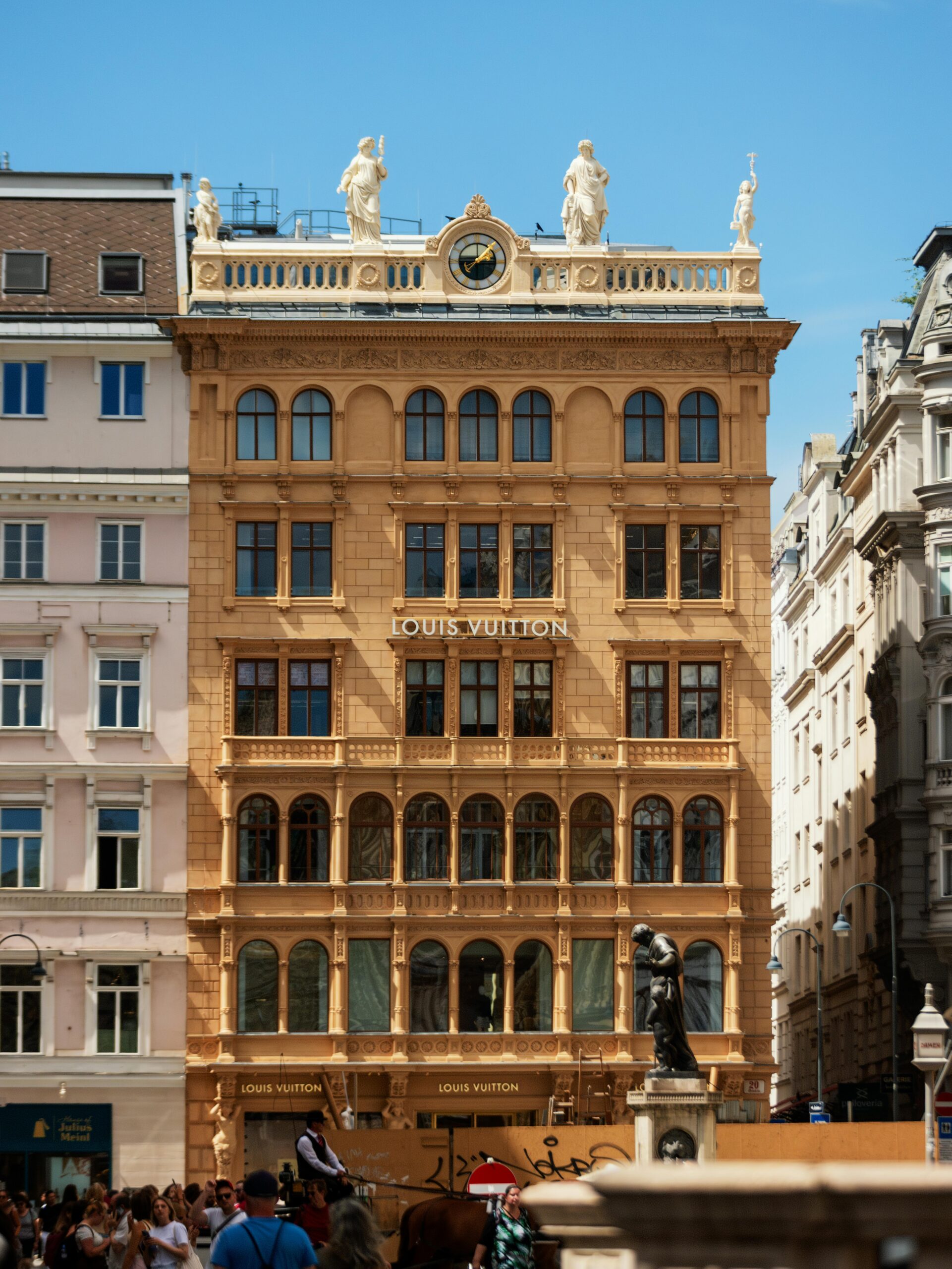 Louis Vuitton, hong gong LVMH
