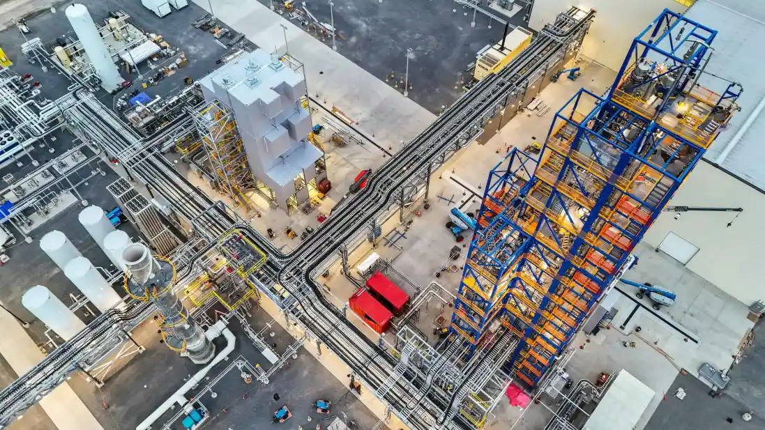 Sila Opens First Large-Scale Silicon Anode Battery Factory in U.S. 1 sila-moses-lake-oblique-close-up