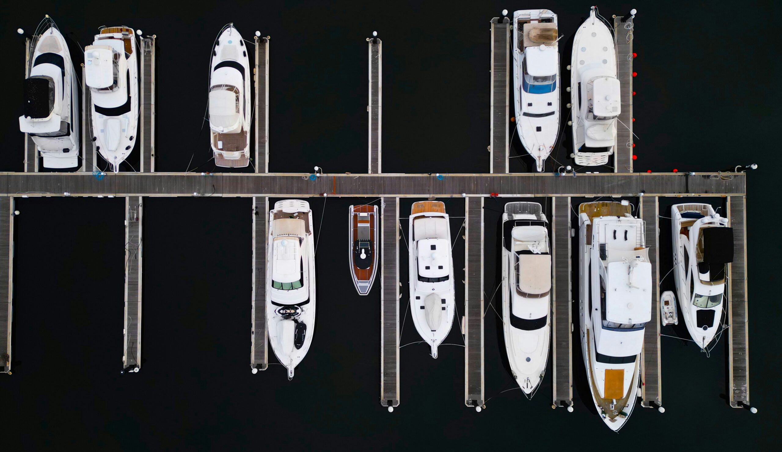 Arc boat port