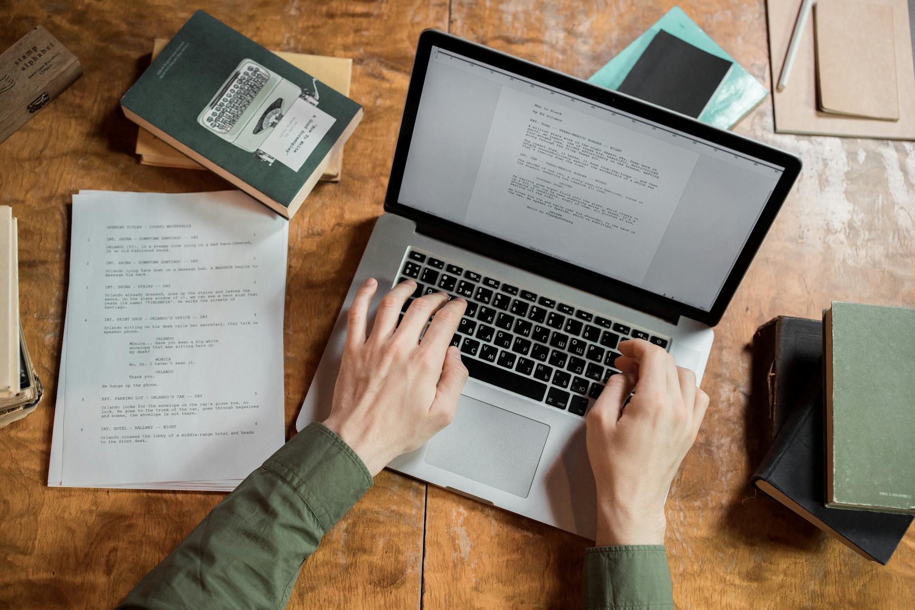 10 AI writing tools that will replace your copywriter