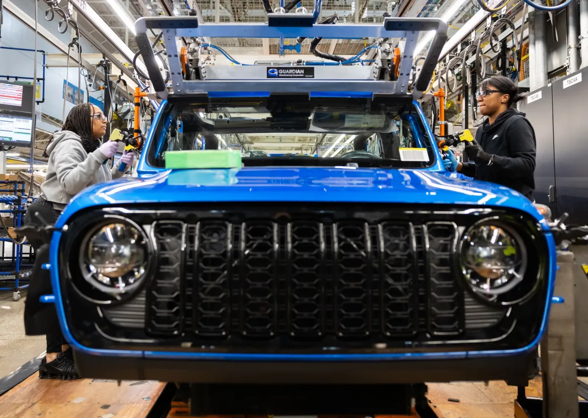 Stellantis Invests $13B to Revive U.S. Manufacturing, Create 5,000 Jobs 1 Jeep-Gladiator-2024-factory