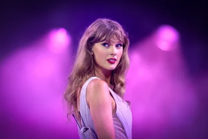Taylor Swift Fans Spot AI Glitches in Album Hunt and They’re Not Happy 3 taylor-swift-2024
