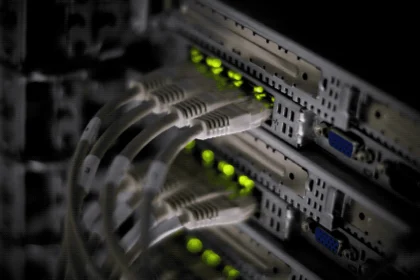 -flashing-router-datacenter-wiretap