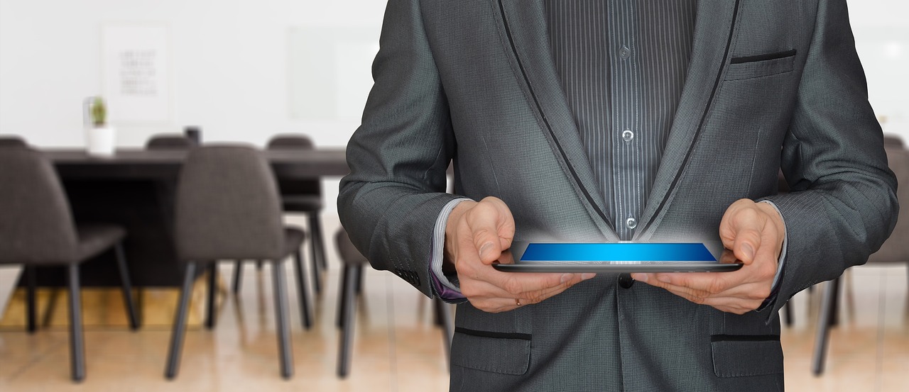Sales Pipeline vs Sales Funnel: Which Drives More Revenue for Your Team?